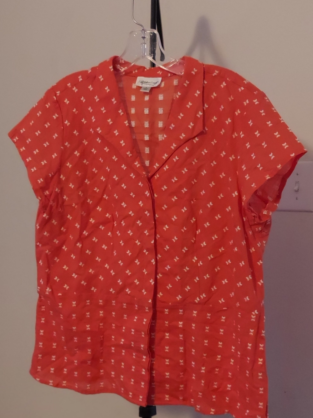 Coldwater Creek Coral Button-Front Short Sleeve Top with White Motif